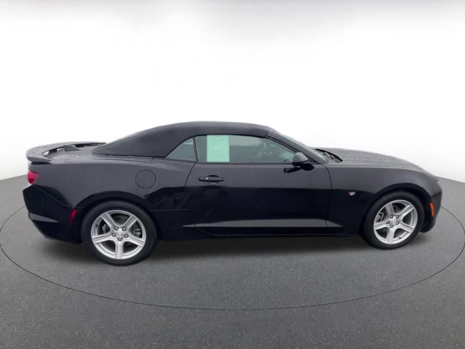 Used 2023 Chevrolet Camaro LT RWD image 15
