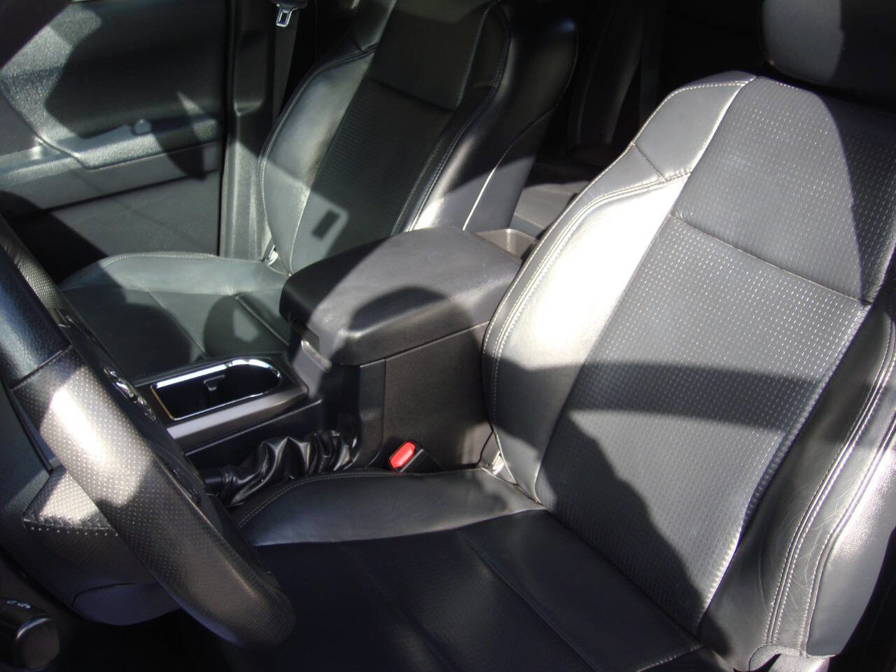 Used 2019 Toyota Tacoma TRD Sport image 2