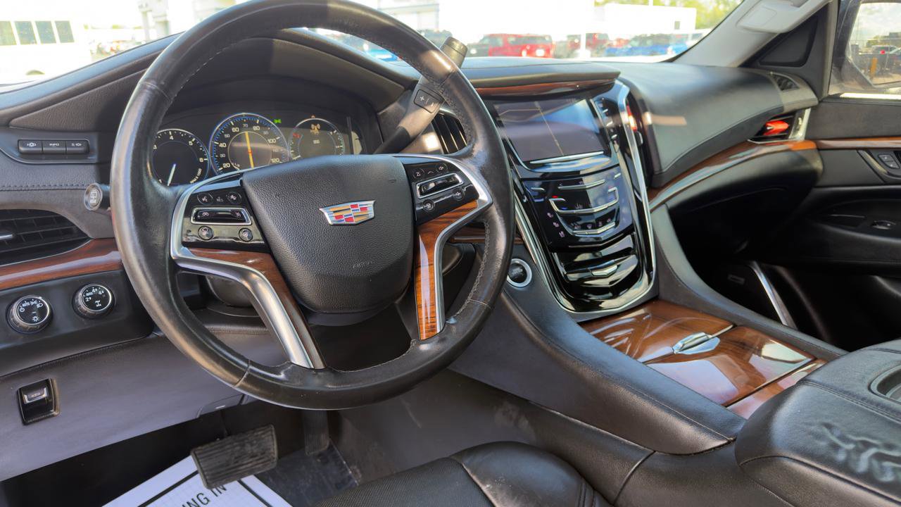 Used 2015 Cadillac Escalade Premium AWD/4WD image 34