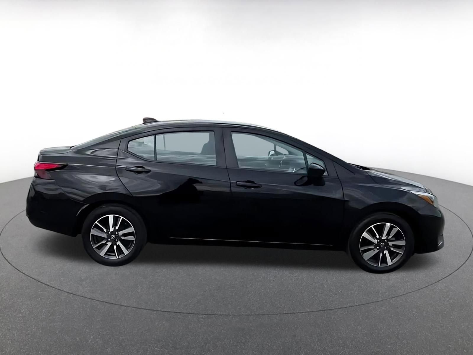 Used 2025 Nissan Versa SV FWD image 15