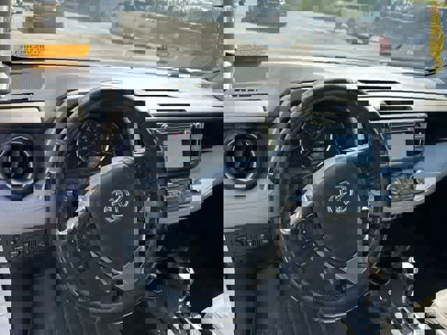 Used 2013 Toyota RAV4 Limited AWD/4WD image 7