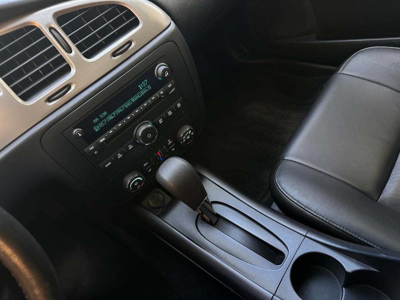 Used 2007 Chevrolet Monte Carlo SS w/ Silver Rally Stripe Package FWD image 19