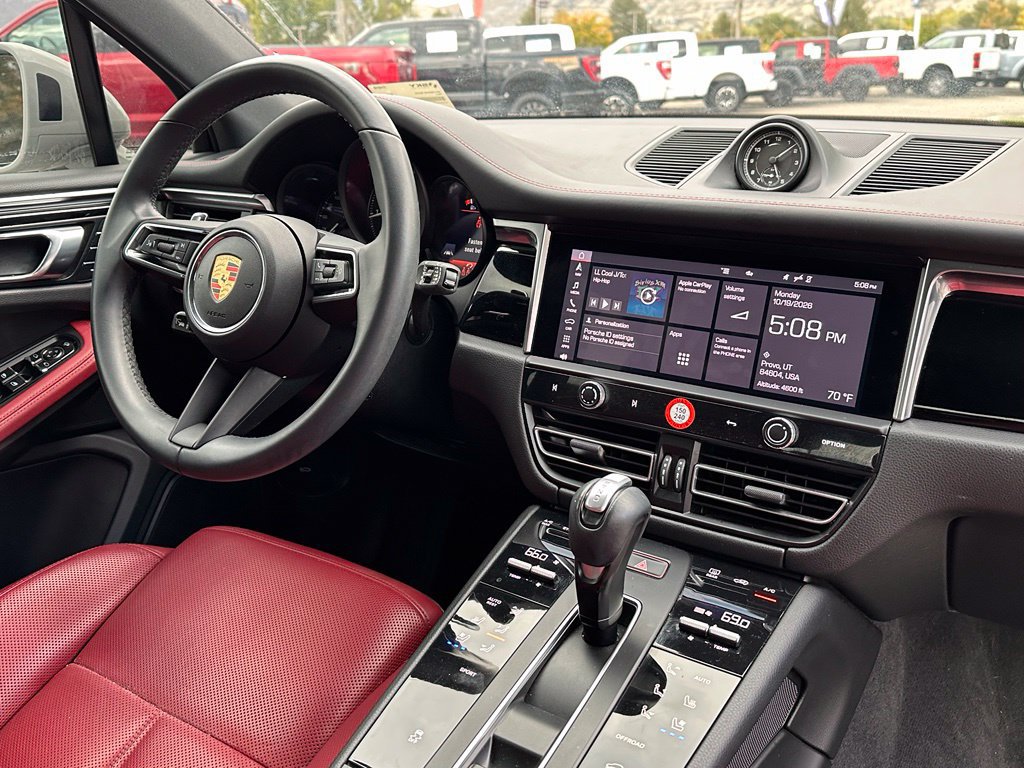 Used 2023 Porsche Macan AWD/4WD image 17