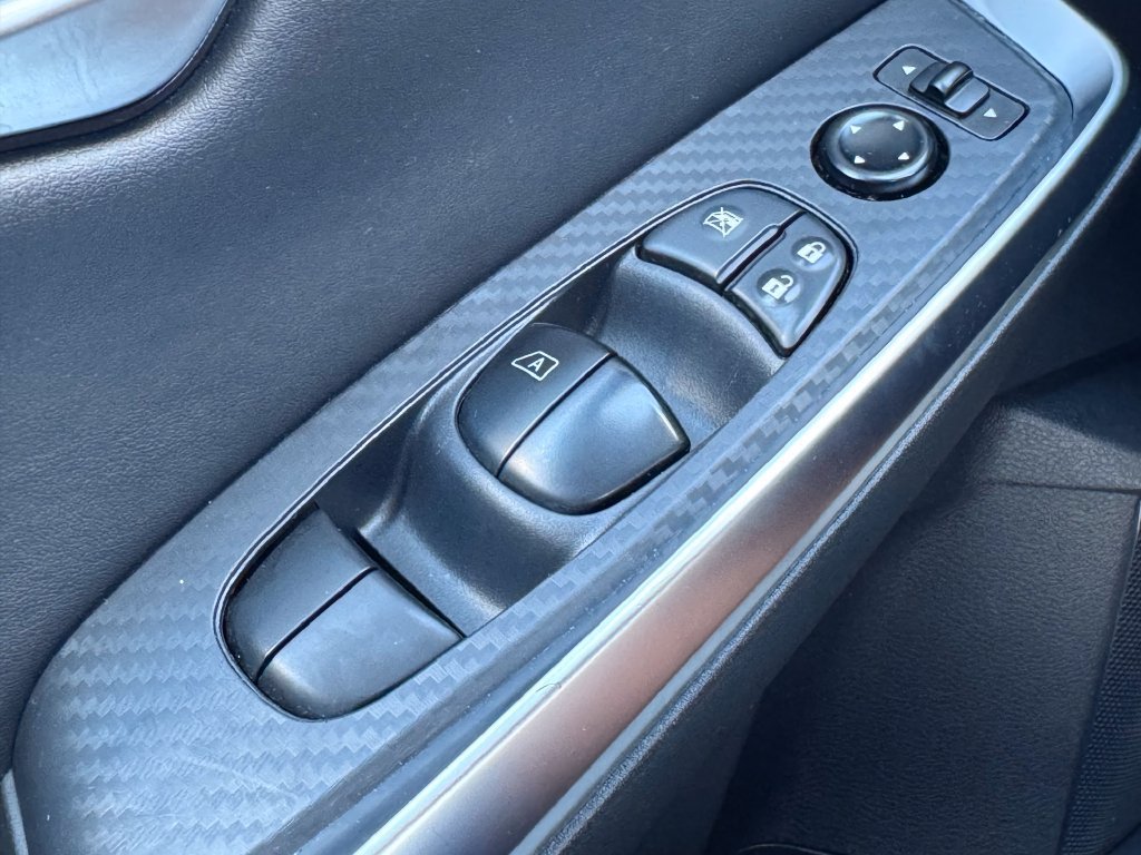 Used 2025 Nissan Sentra SR FWD image 28