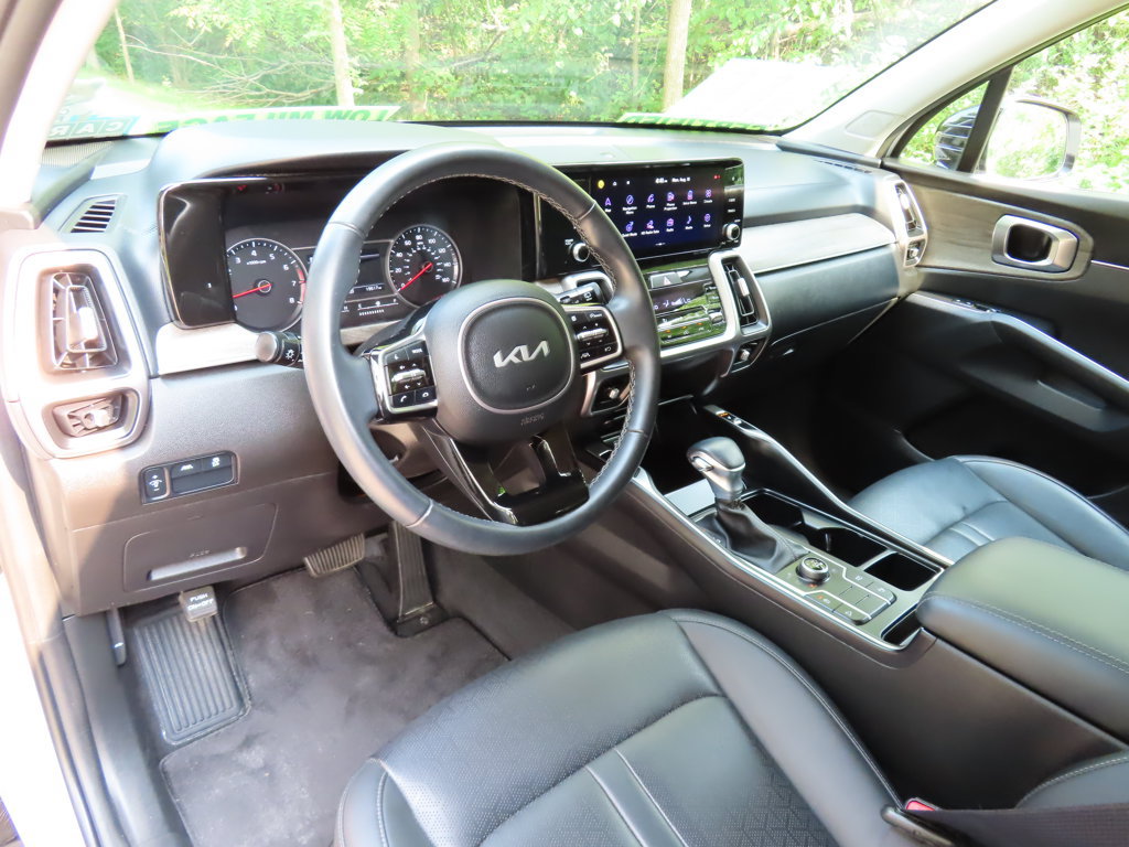 Certified 2023 Kia Sorento S w/ Panoramic Sunroof Package AWD/4WD image 27