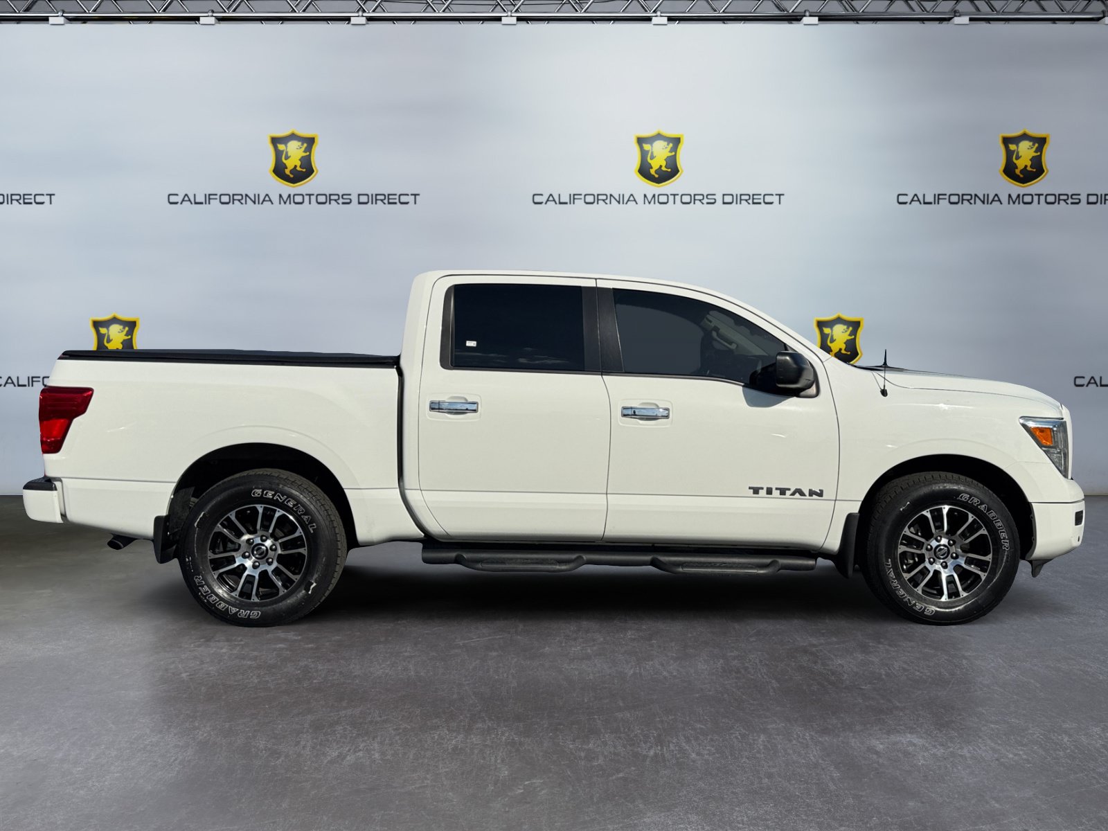 Used 2021 Nissan Titan SV w/ SV Convenience Package AWD/4WD image 6