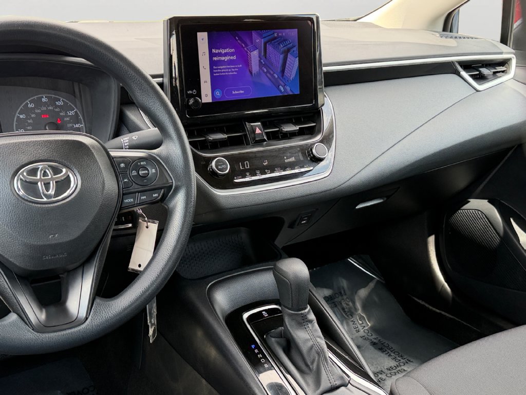 Used 2025 Toyota Corolla LE FWD image 14