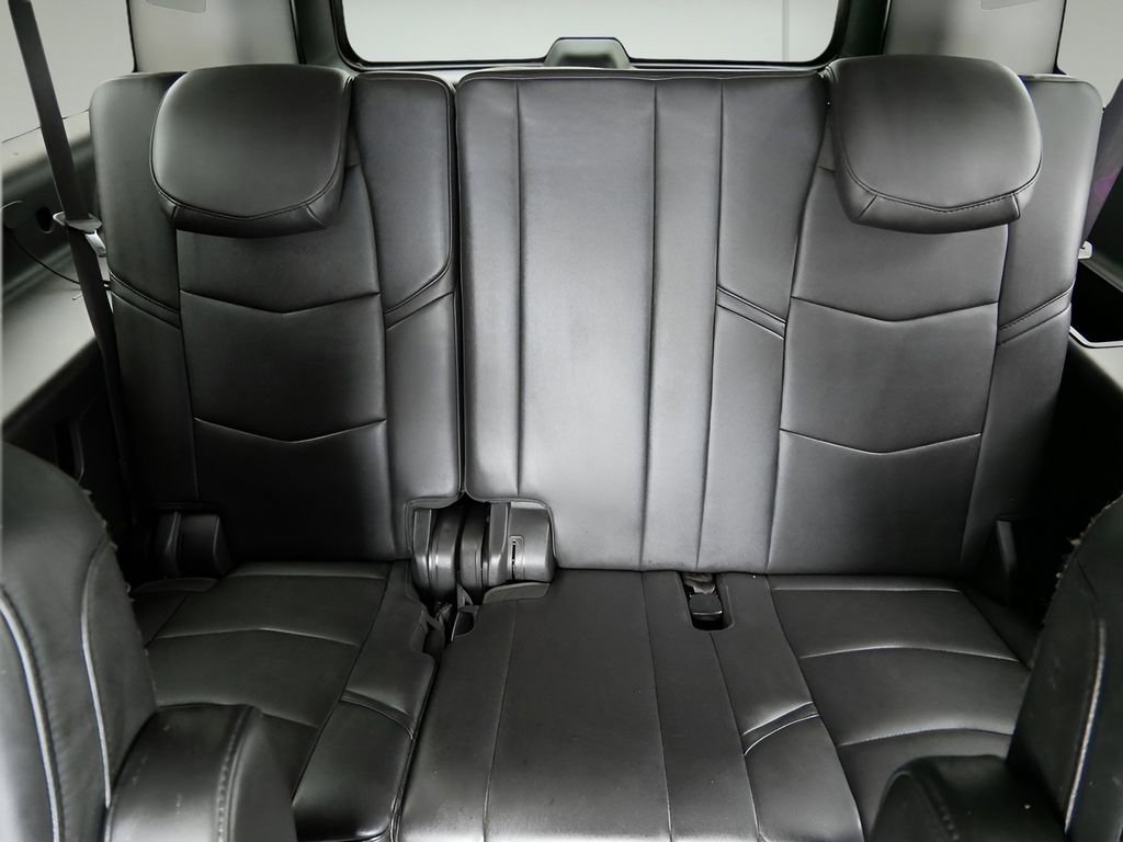 Used 2015 Cadillac Escalade ESV Luxury AWD/4WD image 16