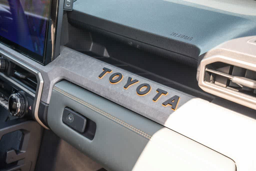 Used 2025 Toyota 4Runner Trailhunter AWD/4WD image 18