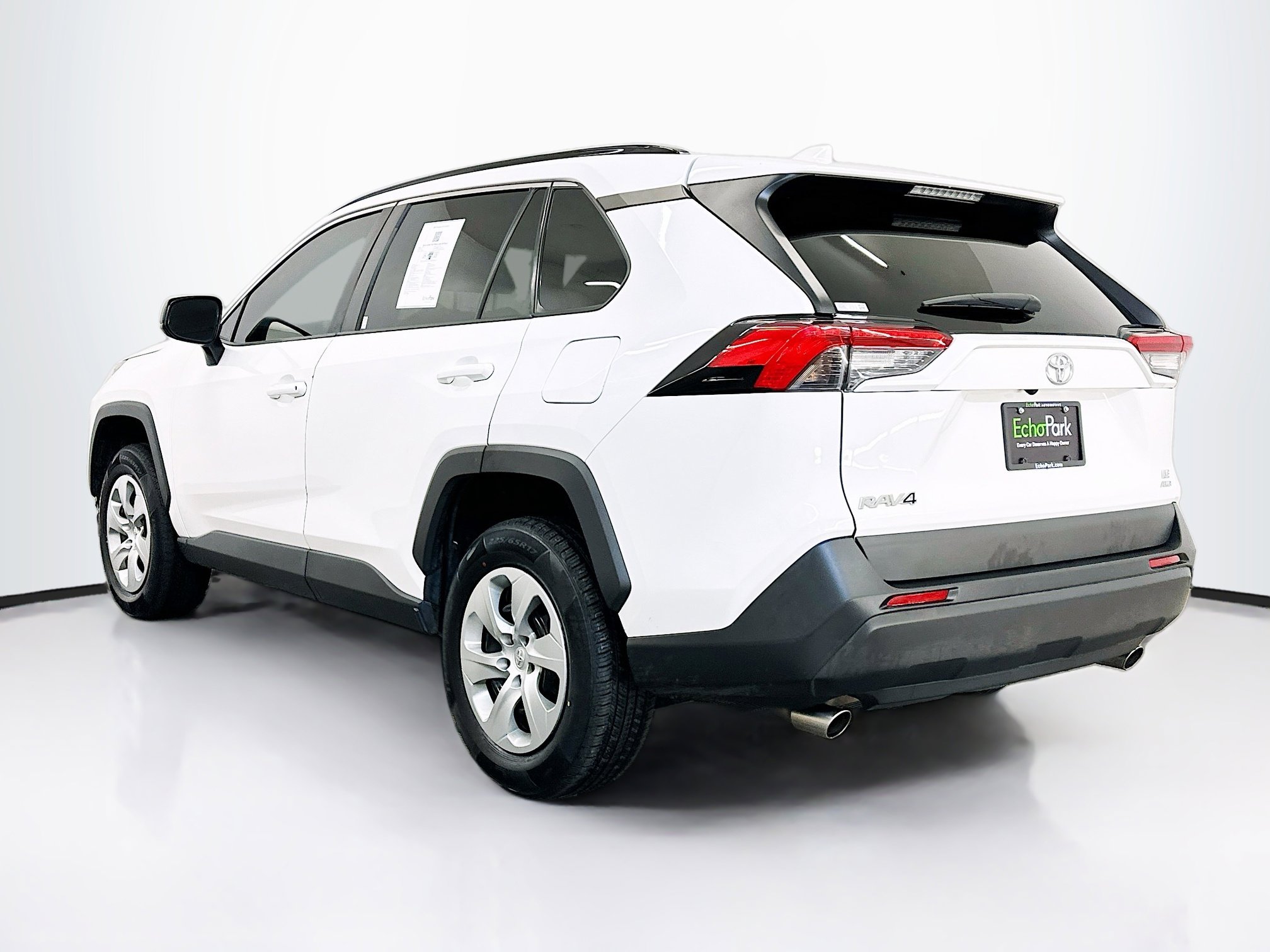 Used 2019 Toyota RAV4 LE image 5
