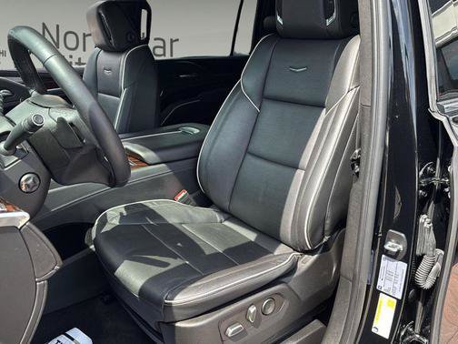 Used 2023 Cadillac Escalade ESV Premium Luxury AWD/4WD image 15