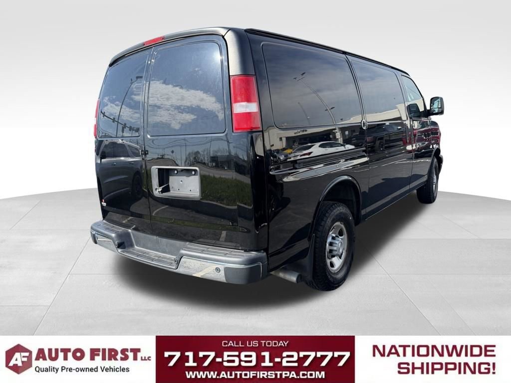 Used 2018 Chevrolet Express 2500 w/ Driver Convenience Package RWD image 3