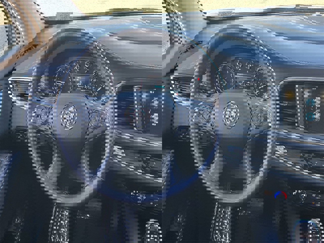 Used 2019 Buick Enclave Essence image 12