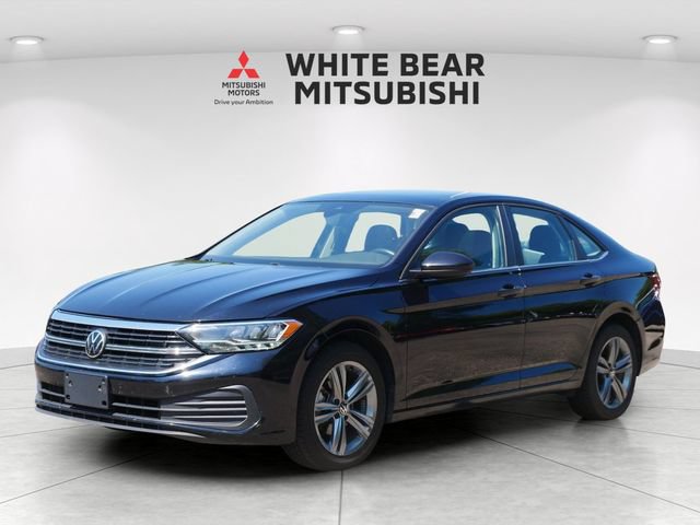 Used 2024 Volkswagen Jetta SE FWD image 2