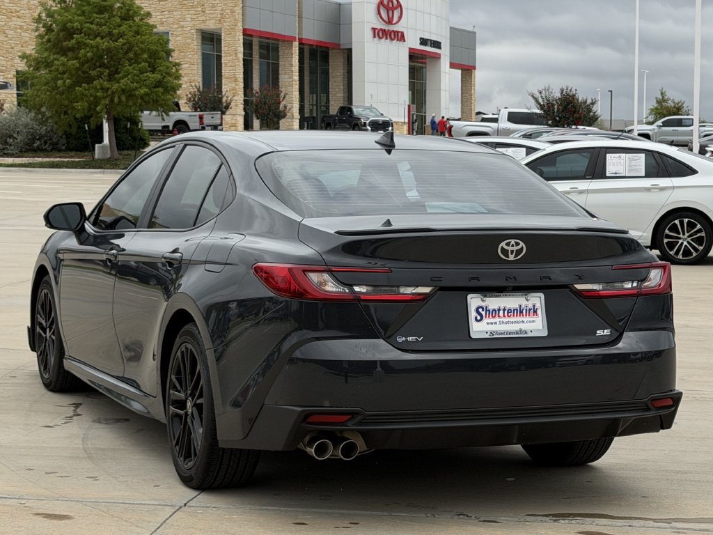 Used 2025 Toyota Camry SE FWD image 4