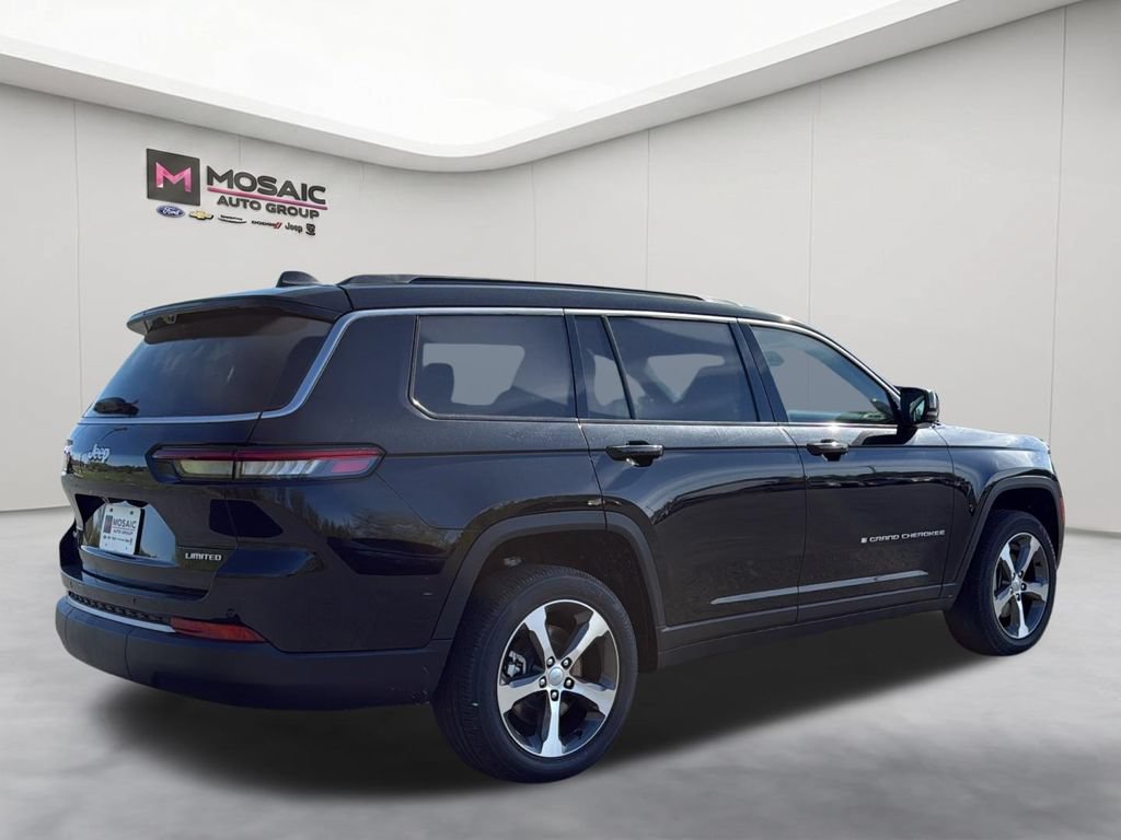 New 2026 Jeep Grand Cherokee L Limited w/ Luxury Tech Group II AWD/4WD image 7