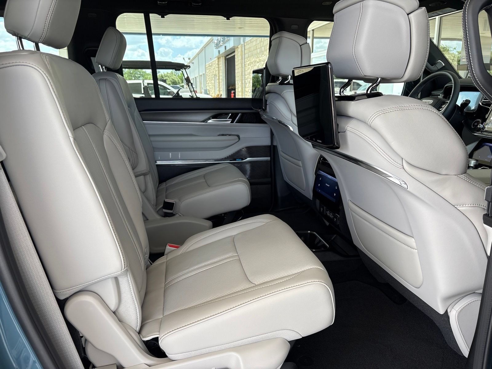 New 2026 Jeep Grand Wagoneer Summit w/ Rear Seat Video Group I AWD/4WD image 26