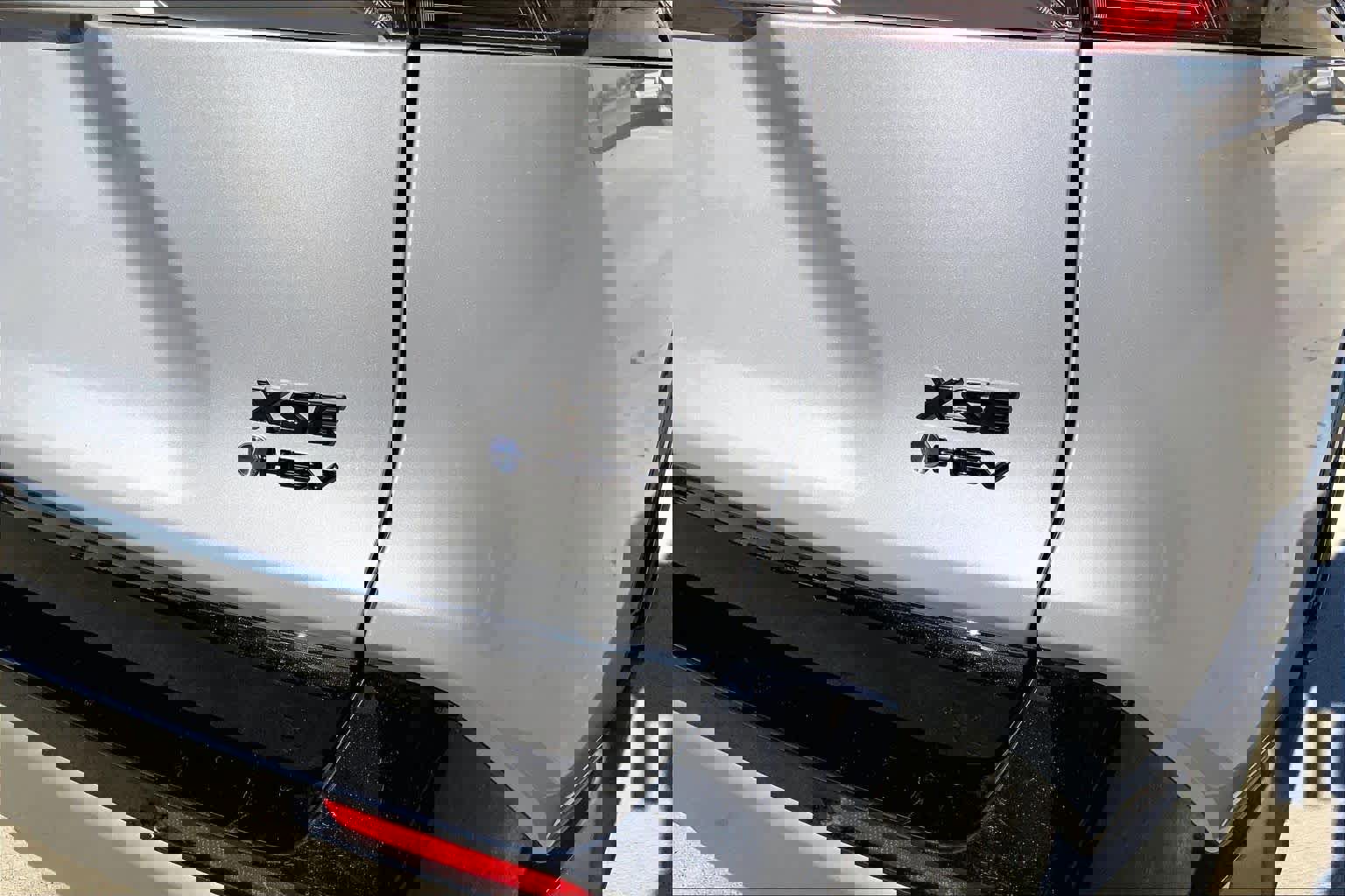 Used 2025 Toyota RAV4 XSE image 9