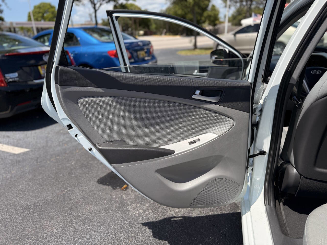 Used 2012 Hyundai Accent GS FWD image 16