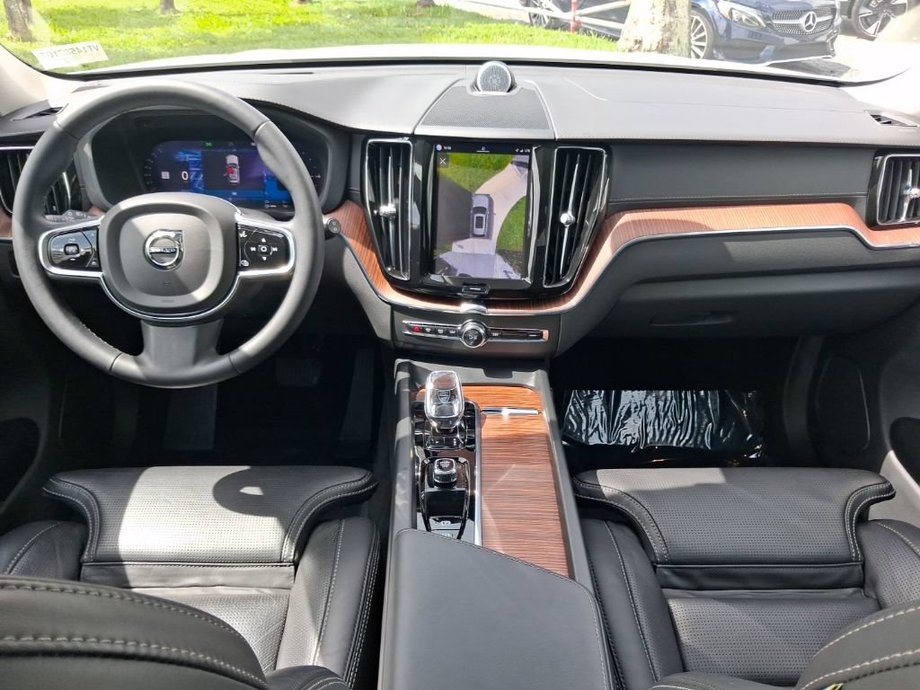 Certified 2024 Volvo XC60 T8 Ultimate AWD/4WD image 9