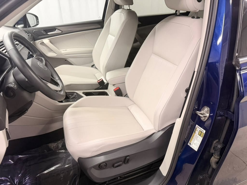 Used 2023 Volkswagen Tiguan SE FWD image 33