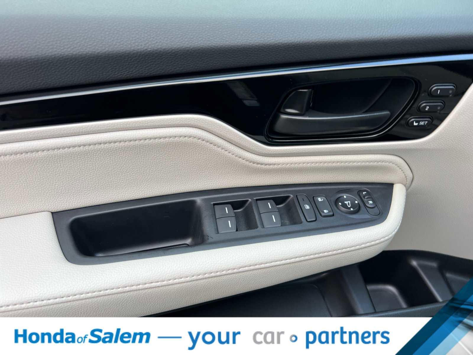 New 2026 Honda Odyssey Touring image 13