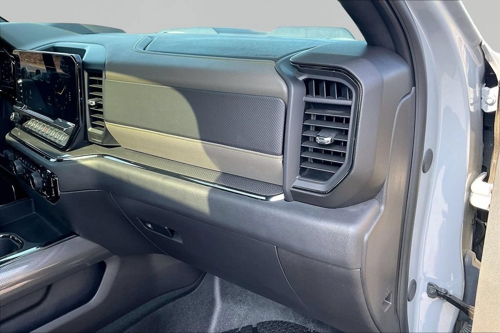 Used 2024 Chevrolet Silverado 1500 ZR2 w/ Technology Package AWD/4WD image 30