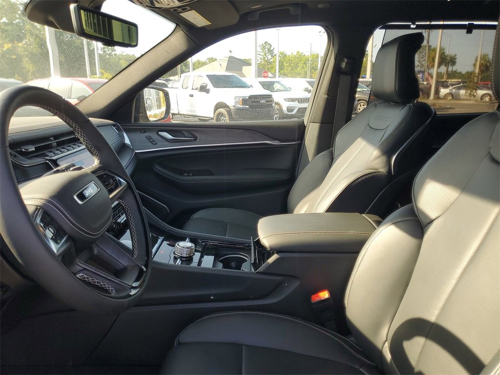 New 2025 Jeep Grand Cherokee L Overland w/ Advanced Protech Group III image 8