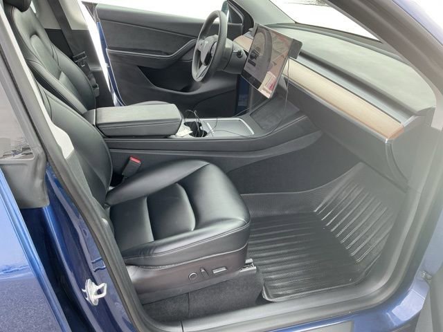 Used 2021 Tesla Model Y Long Range image 31