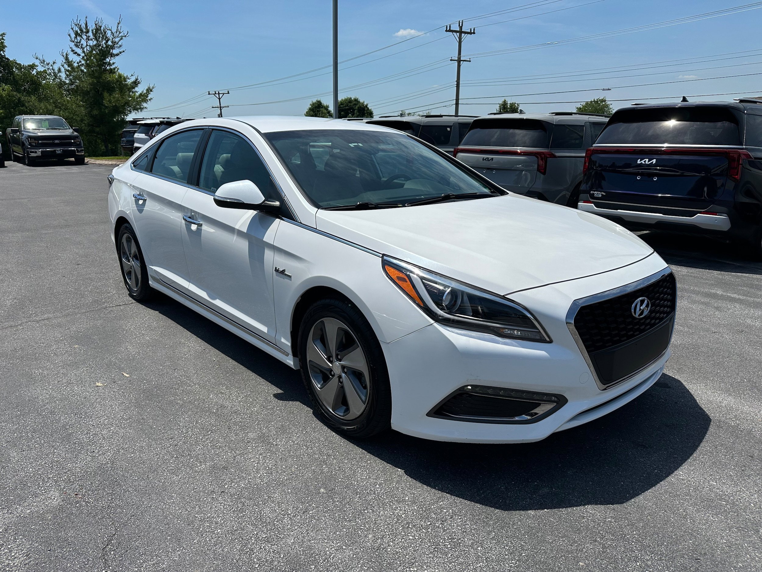 Used 2017 Hyundai Sonata Limited FWD image 3