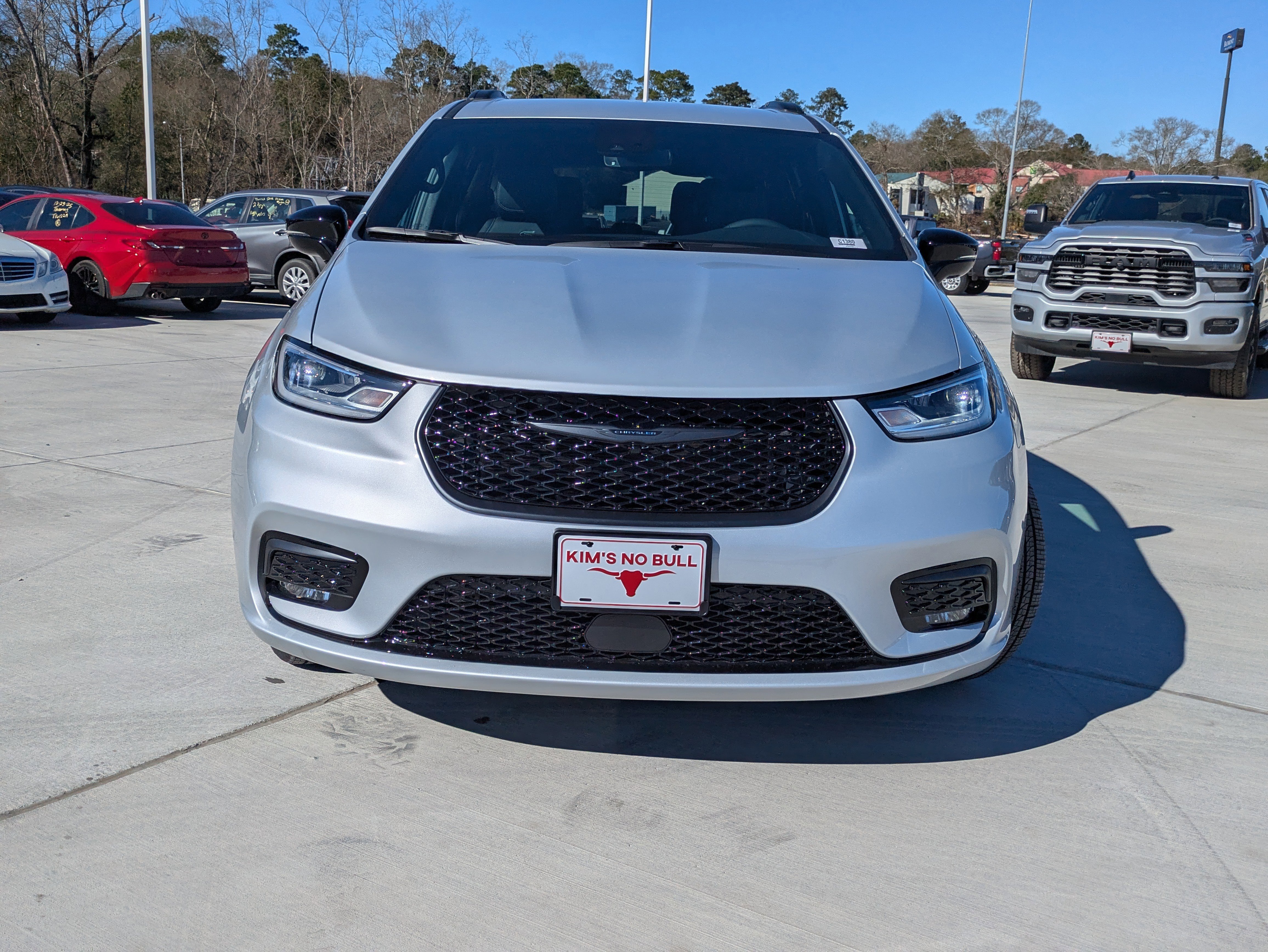New 2026 Chrysler Pacifica Select image 2