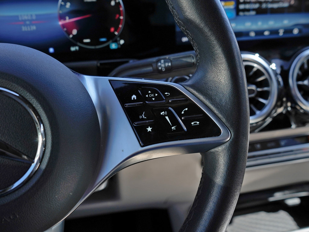 Used 2025 Mercedes-Benz GLA 250 image 18