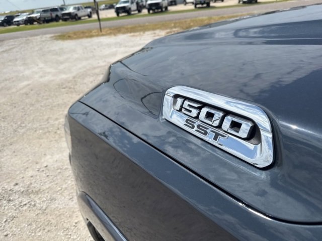 Used 2025 RAM 1500 Laramie image 9
