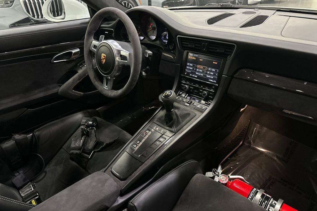 Used 2015 Porsche 911 GT3 RWD image 16