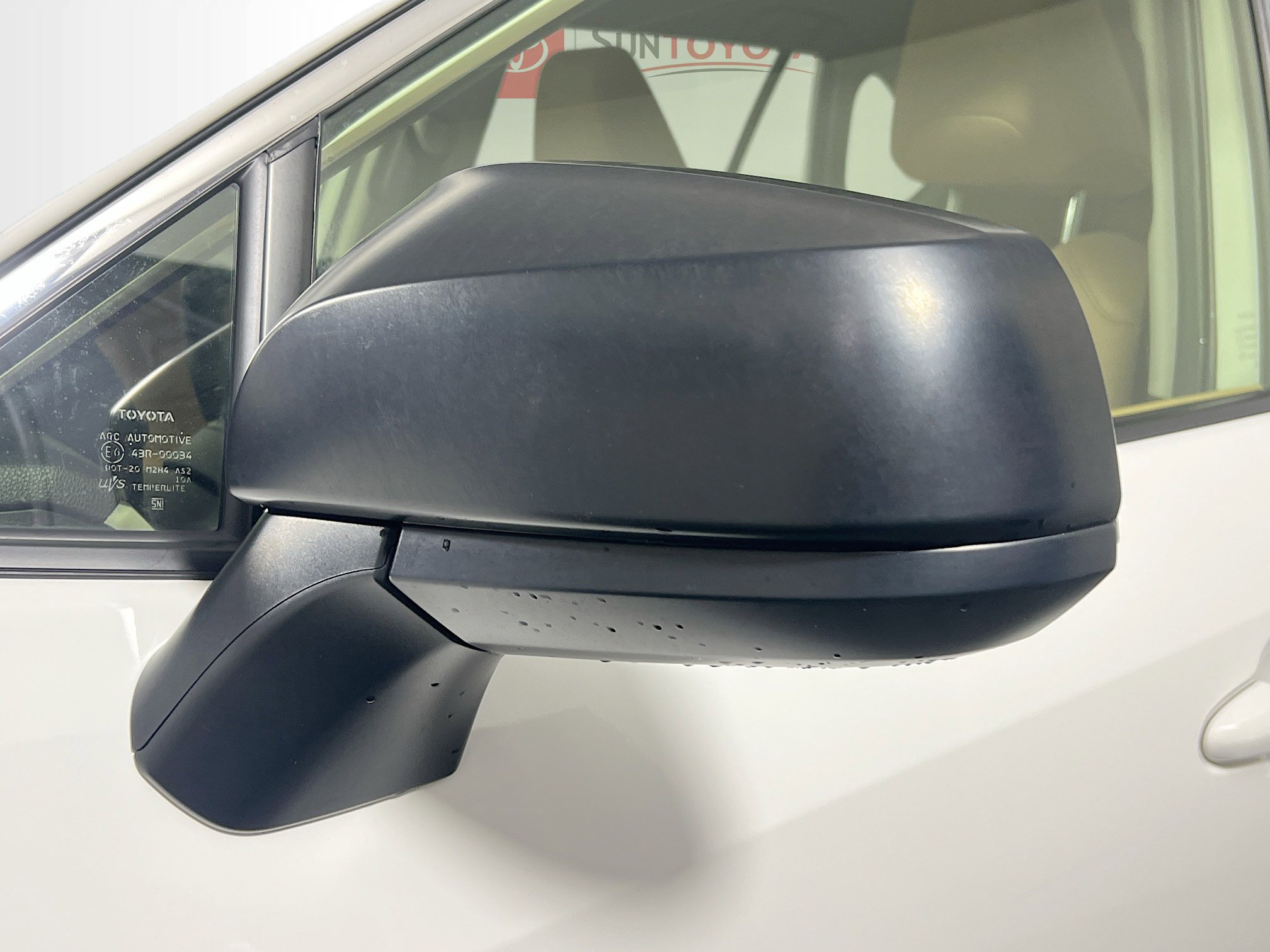 Used 2019 Toyota RAV4 LE image 12