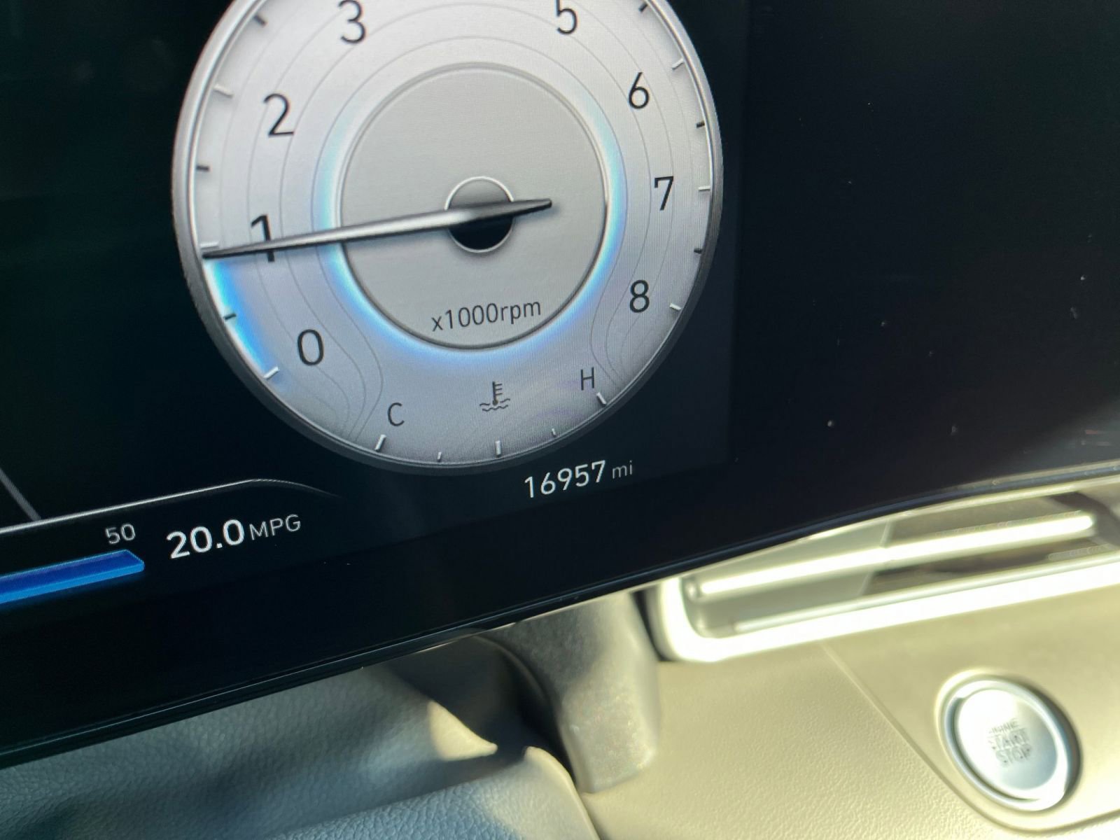 Used 2025 Hyundai Elantra SEL image 40