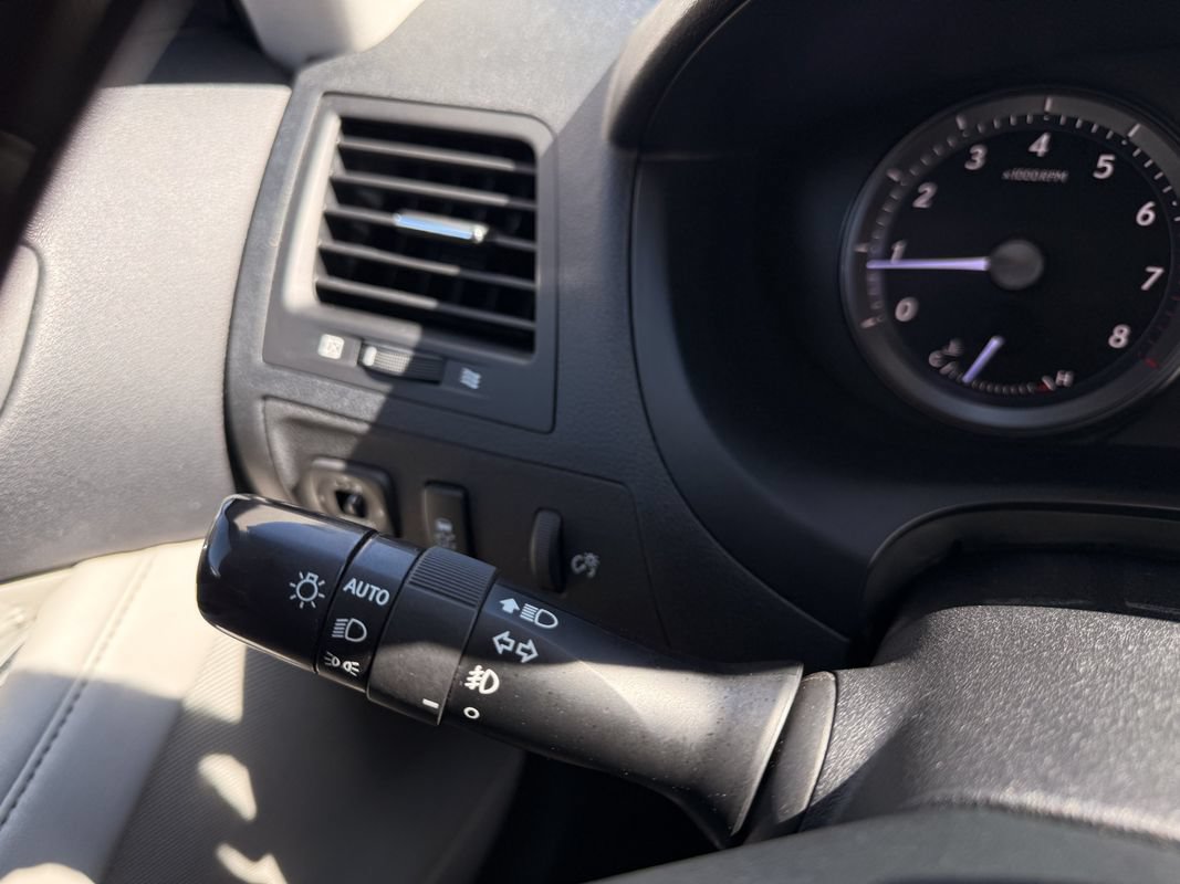 Used 2011 Lexus ES 350 w/ Preferred Accessory Package FWD image 25