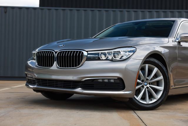 Used 2018 BMW 740i image 50