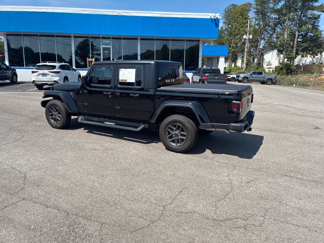 Used 2024 Jeep Gladiator Sport AWD/4WD image 25