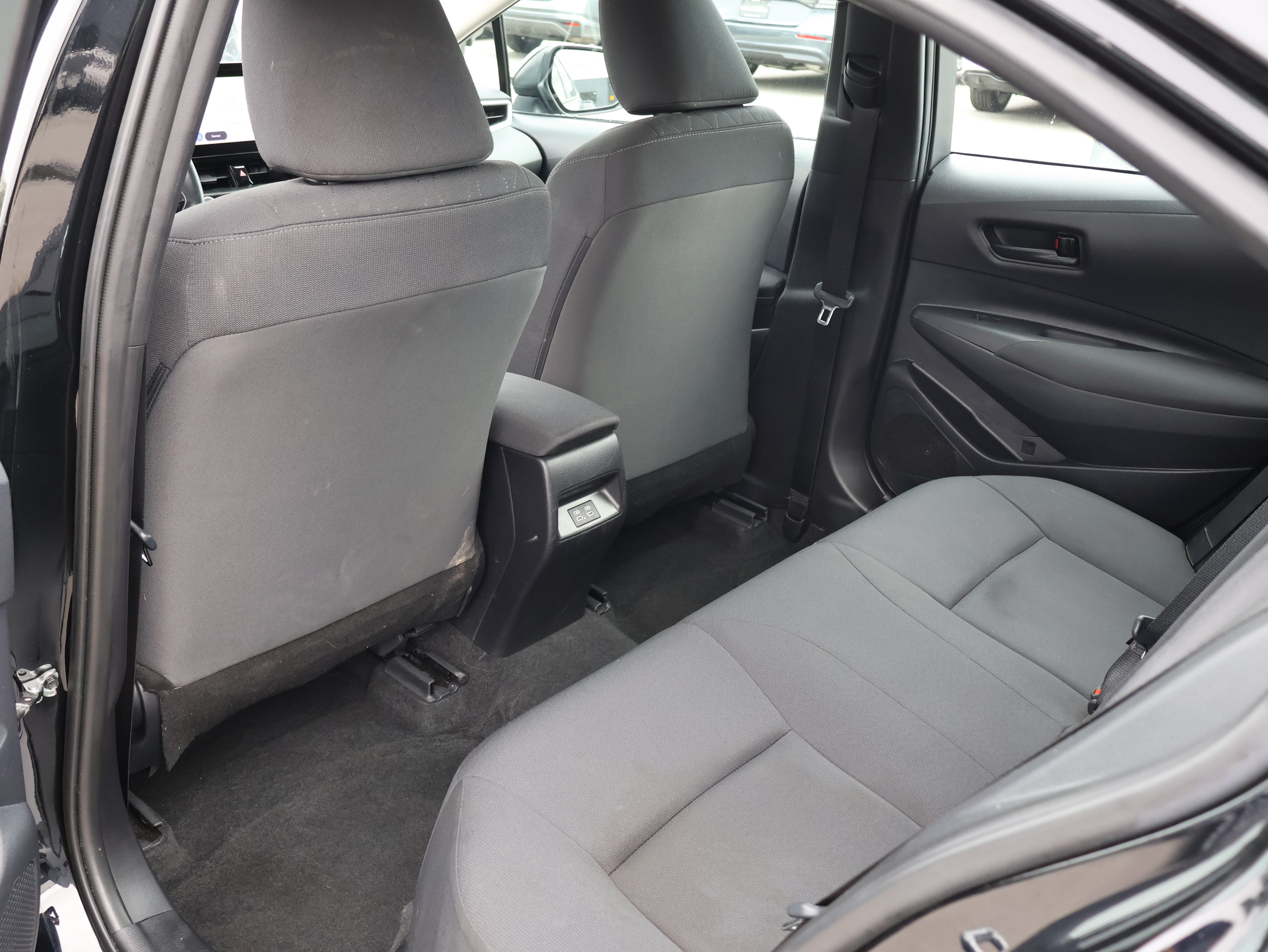 Used 2025 Toyota Corolla LE FWD image 11