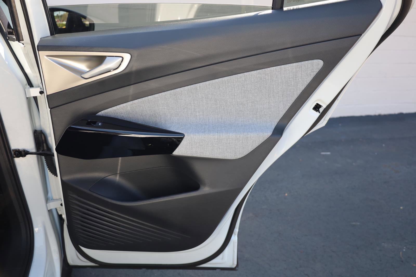 Used 2023 Volkswagen ID.4 Pro image 21