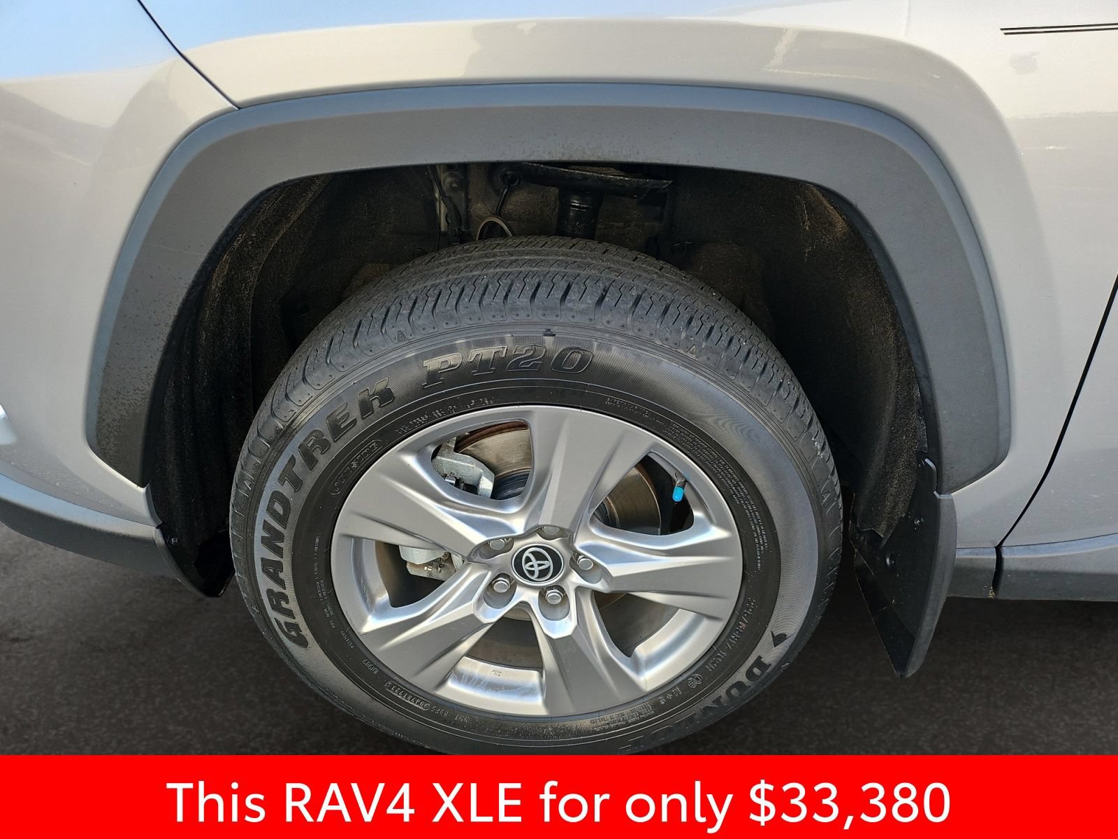 Used 2023 Toyota RAV4 XLE AWD/4WD image 40