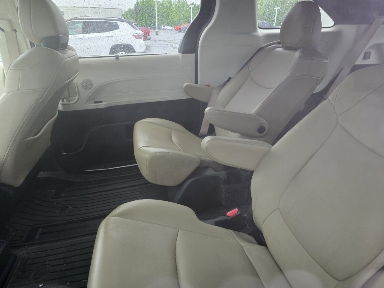 Used 2021 Toyota Sienna XLE w/ XLE Plus Package AWD/4WD image 22