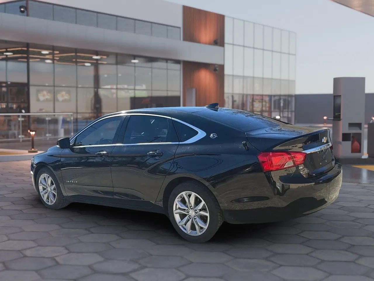 Used 2018 Chevrolet Impala LT image 6