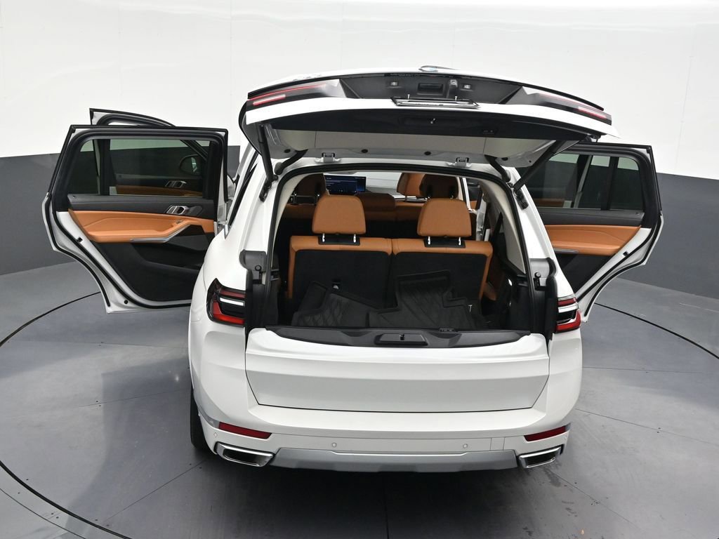 Used 2024 BMW X7 xDrive40i w/ Premium Package image 36