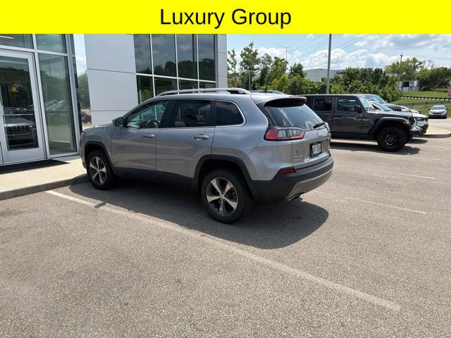 Used 2019 Jeep Cherokee Limited w/ Luxury Group AWD/4WD image 4