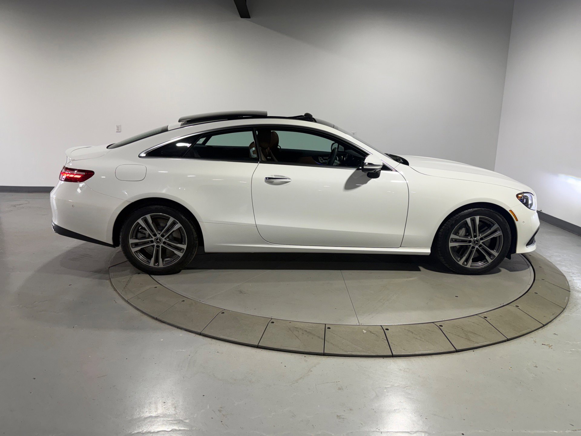 Used 2023 Mercedes-Benz E 450 4MATIC Coupe image 12