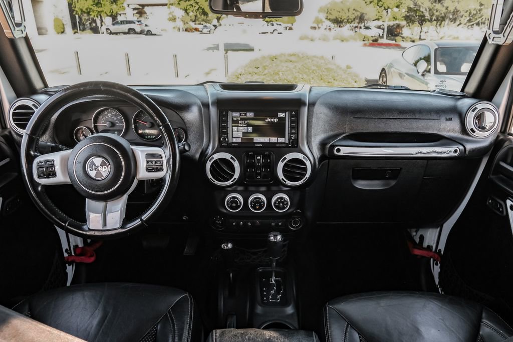 Used 2015 Jeep Wrangler Unlimited Sahara w/ Quick Order Package 24X image 10