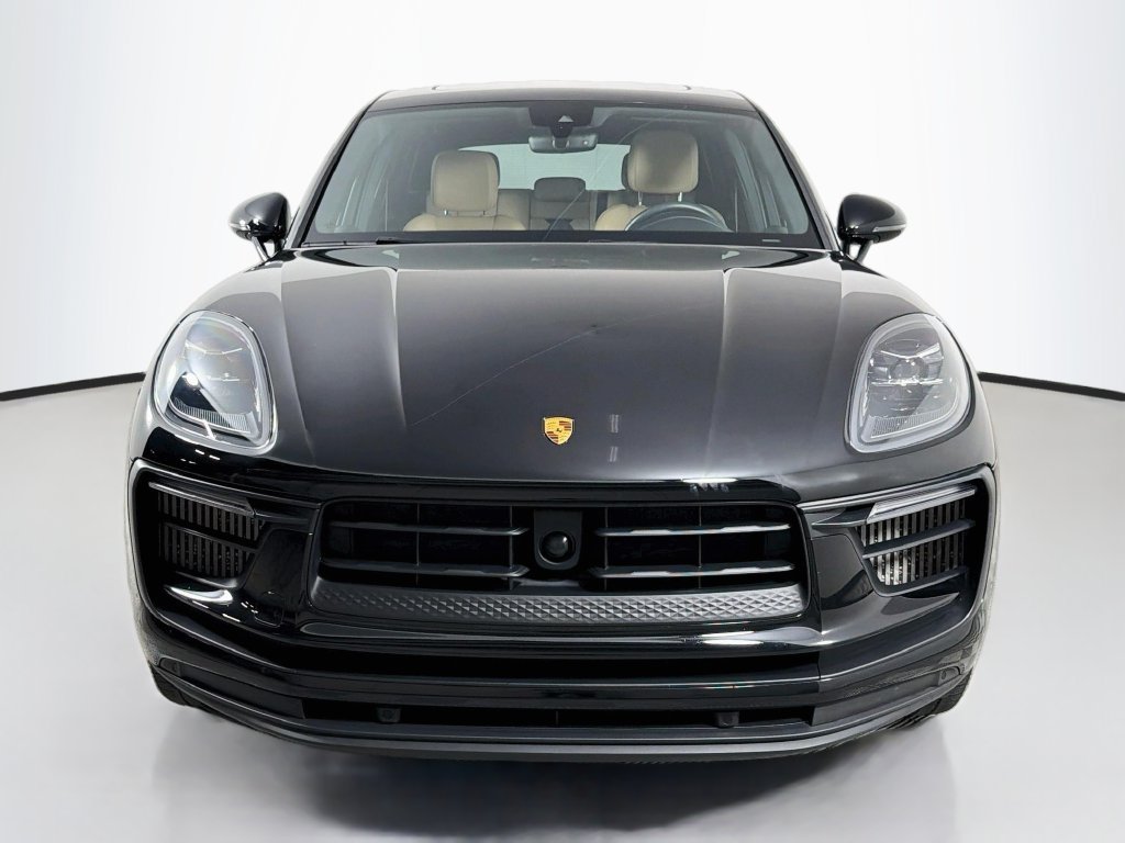 Used 2023 Porsche Macan S AWD/4WD image 2