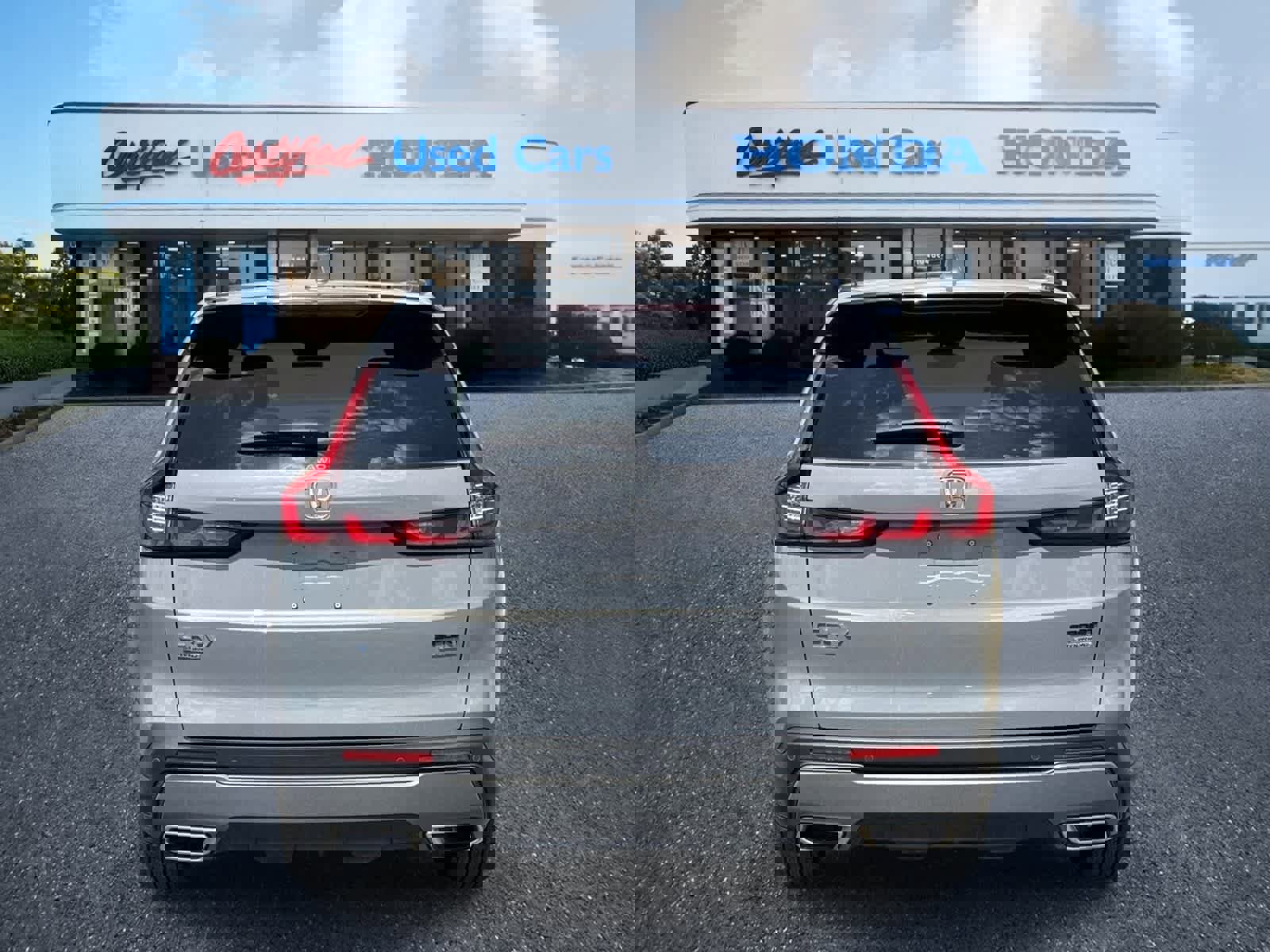 Used 2025 Honda CR-V Sport Touring image 4